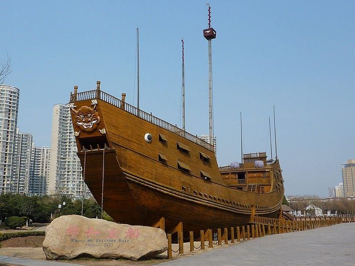 Одна из возможных реконструкций Корабля сокровищ, выставленная на месте бывшей верфи в Нанкине