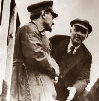 Воинствующие материалисты Троцкий и Ленин